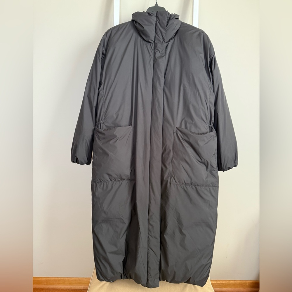 FRAME Oversized Duvet Puffer. Size M